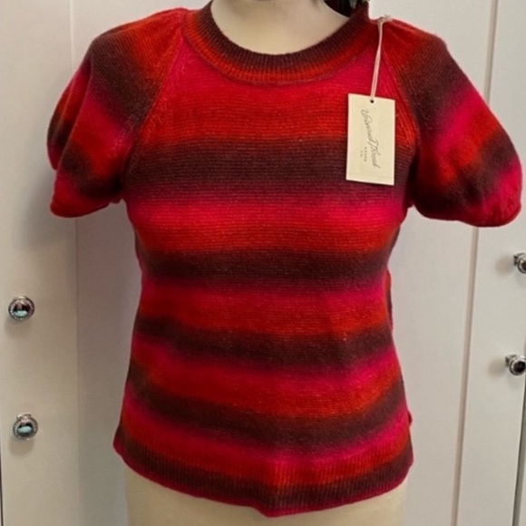 Ombre Stripe Sleeveless Crewneck Sweater Red & Black NEW! FIRM PRICE! - Picture 1 of 5